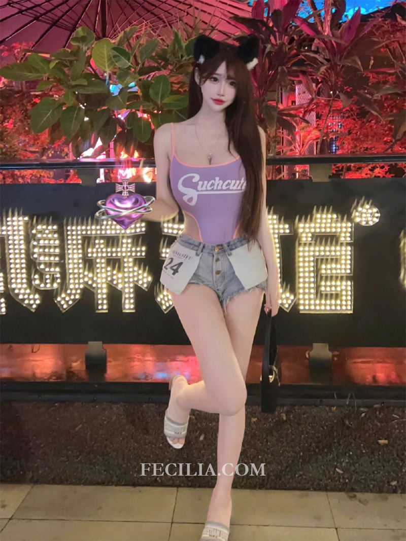 Áo Bodysuit 2 dây khoét eo Mix với Quần Jean ngắn