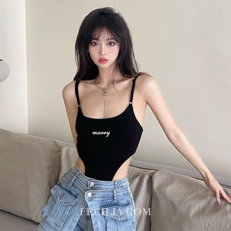 Áo Bodysuit 2 dây khoét eo Mix với Quần Jean ngắn
