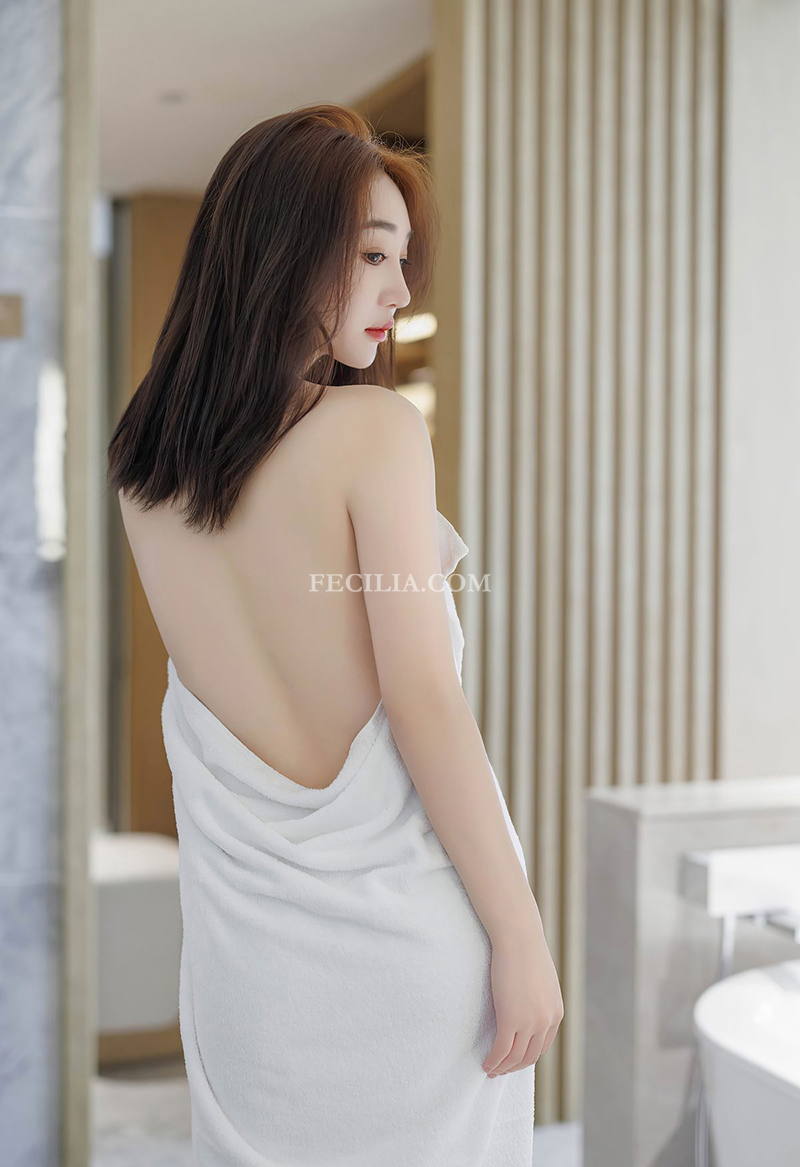 Ảnh gái xinh vú to Jiu Yue Sheng