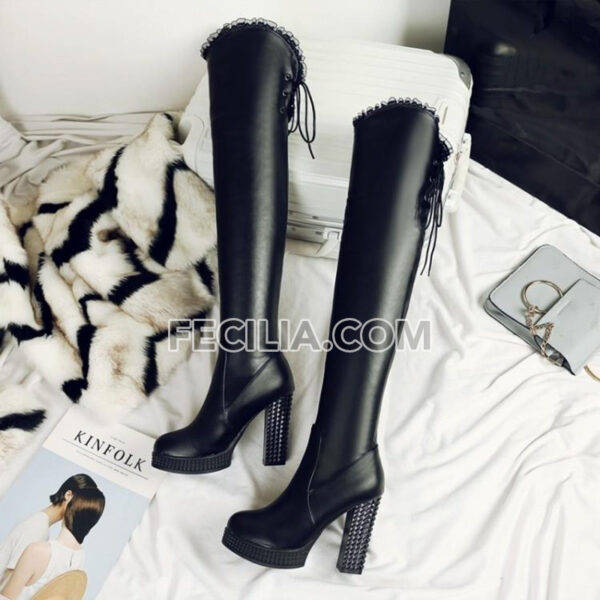 Bốt Nữ cổ cao qua đầu gối gót vuông màu Trắng - Đen BOOTSNU128