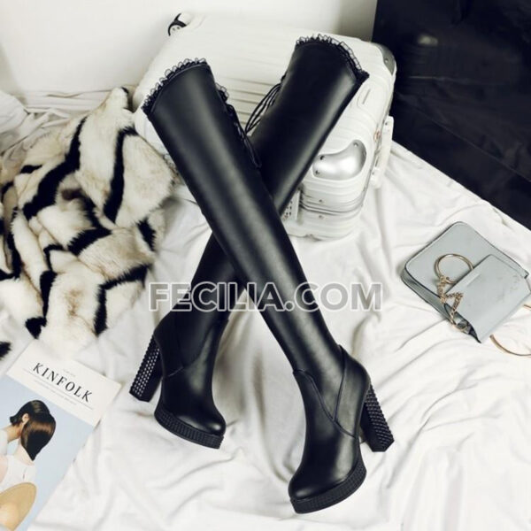 Bốt Nữ cổ cao qua đầu gối gót vuông màu Trắng - Đen BOOTSNU128