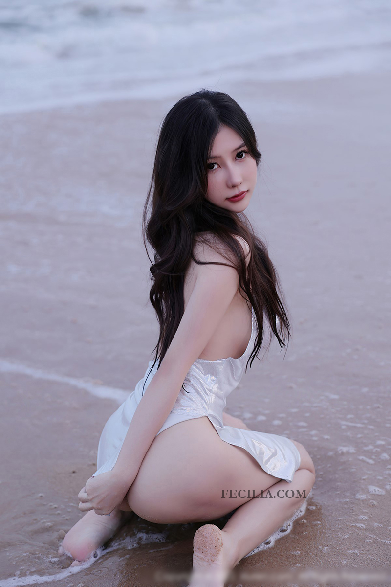 Gái Đẹp mặc Bikini lộ MU damdang