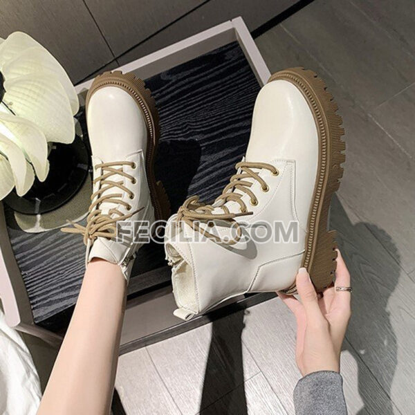 Giày Boots Martin cổ ngắn buộc dây đế dày 6cm màu Trắng - Đen BOOTSNU069