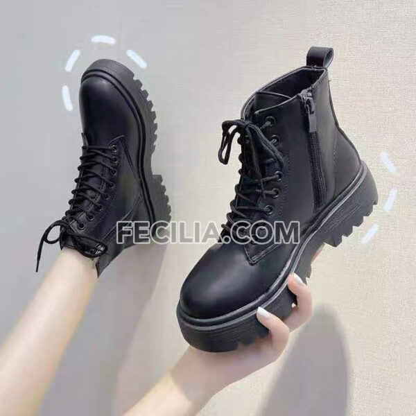 Giày Boots Nữ cổ thấp khóa kéo màu đen đế bằng BOOTSNU078