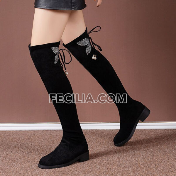 Giày Bốt đế vuông cổ cao qua gối có dây buộc màu đen đính đá BOOTSNU117