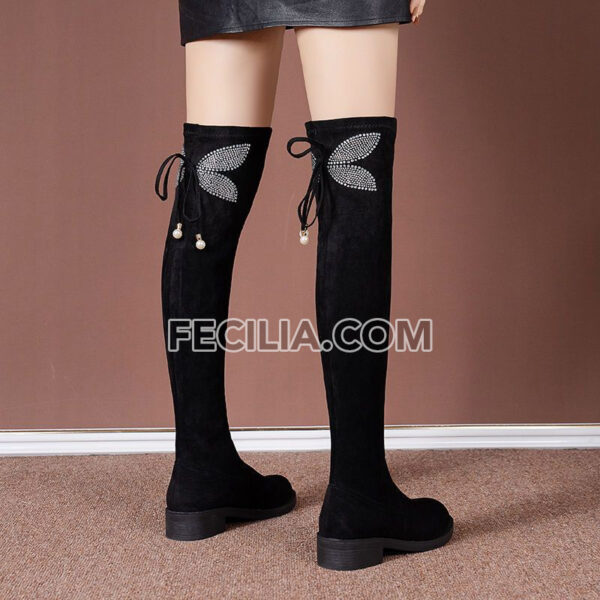 Giày Bốt đế vuông cổ cao qua gối có dây buộc màu đen đính đá BOOTSNU117