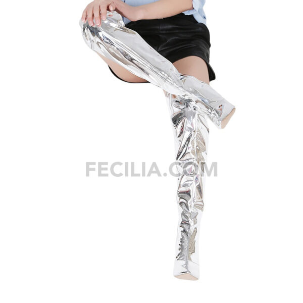 Giày bốt Nữ cổ cao qua Đầu gối màu Trắng Đen, Da PU mặt gương BOOTSNU116