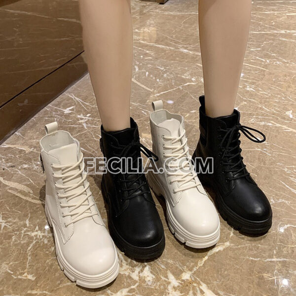 Giày Bốt Nữ cổ lửng Martin buộc dây tăng chiều cao màu Trắng - Đen BOOTSNU072