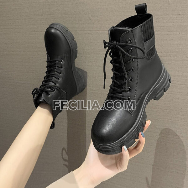 Giày Bốt Nữ cổ lửng Martin buộc dây tăng chiều cao màu Trắng - Đen BOOTSNU072