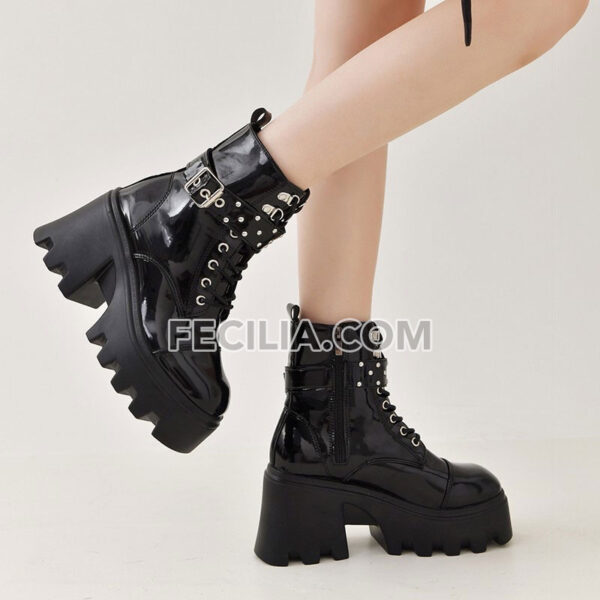 Giày Bốt Nữ Martin buộc dây đế vuông cao 8cm màu Đen BOOTSNU079