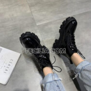 Giày Bốt Nữ Martin đế độn 5 phân dây buộc đen bóng và Đen lì BOOTSNU074