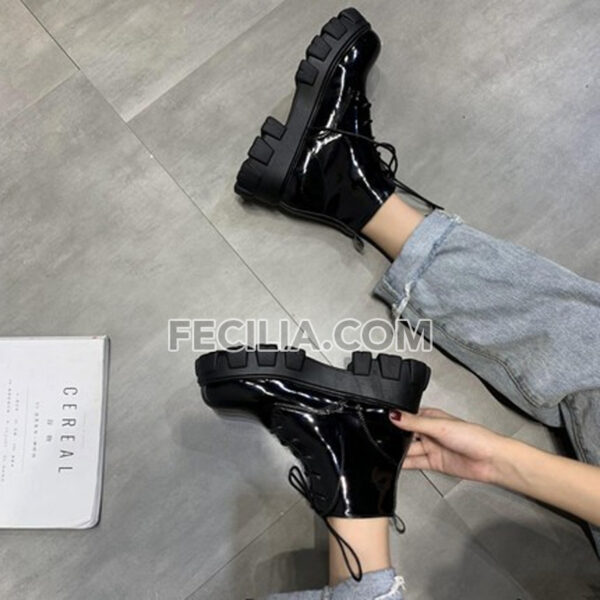 Giày Bốt Nữ Martin đế độn 5 phân dây buộc đen bóng và Đen lì BOOTSNU074
