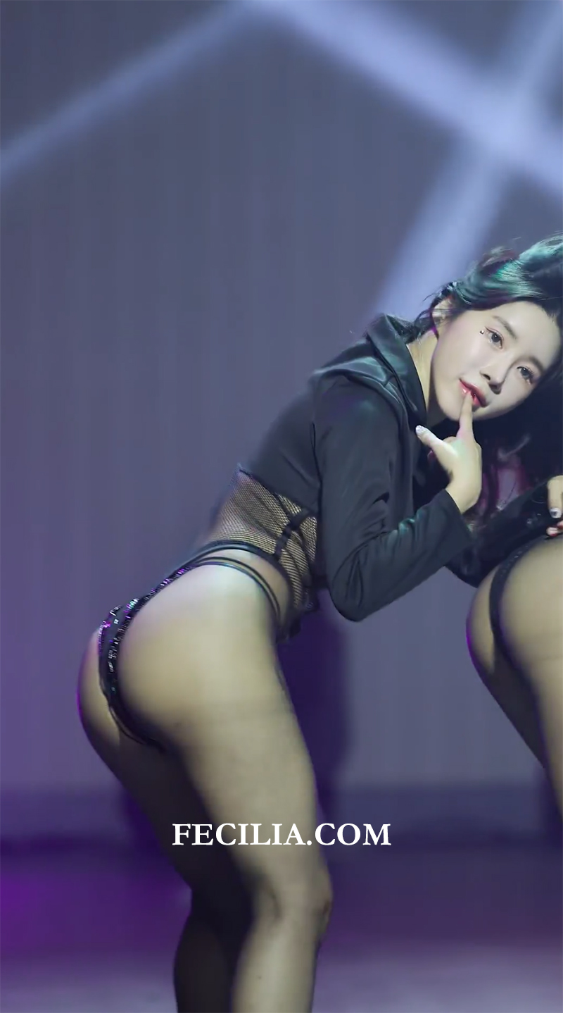 Daya Flywithme Leak khoe cặp mông to tròn nhảy Sexy Fancam V425