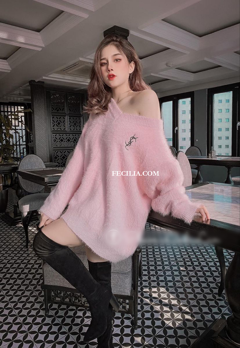 Giày Bốt Cổ Cao + Áo len rộng giấu quần