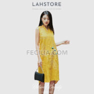 Đầm suông Nữ giấu bụng sát nách, cổ đứng màu vàng | FAW375
