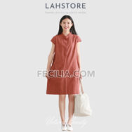 Đầm suông vải đũi tay ngắn cổ trụ màu đỏ đất LAHSTORE | FAW370