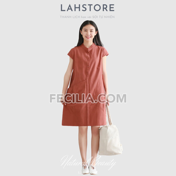 Đầm suông vải đũi tay ngắn cổ trụ màu đỏ đất LAHSTORE | FAW370