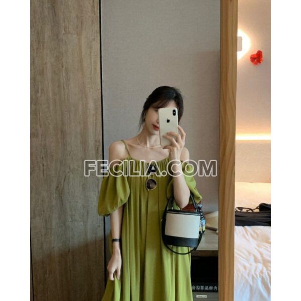 Váy liền thân 2 dây màu xanh lá, trễ vai, Form rộngFAW384