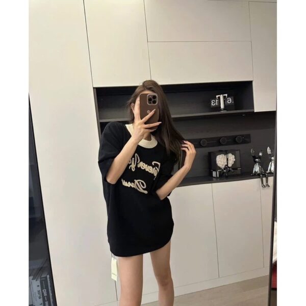 Áo Phông Nữ Cổ tròn, tay ngắn Forever Young Hình Thêu Nổi Phối Viền Cổ Chất Cotton cao cấp | ATNU049
