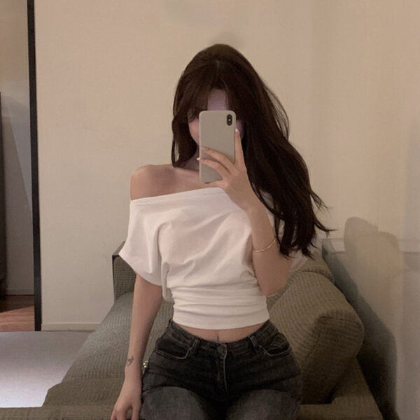 Áo Thun Croptop lệch vai ngắn tay gợi cảm thun cotton đen trắng dưới 55 cân | ATNU148